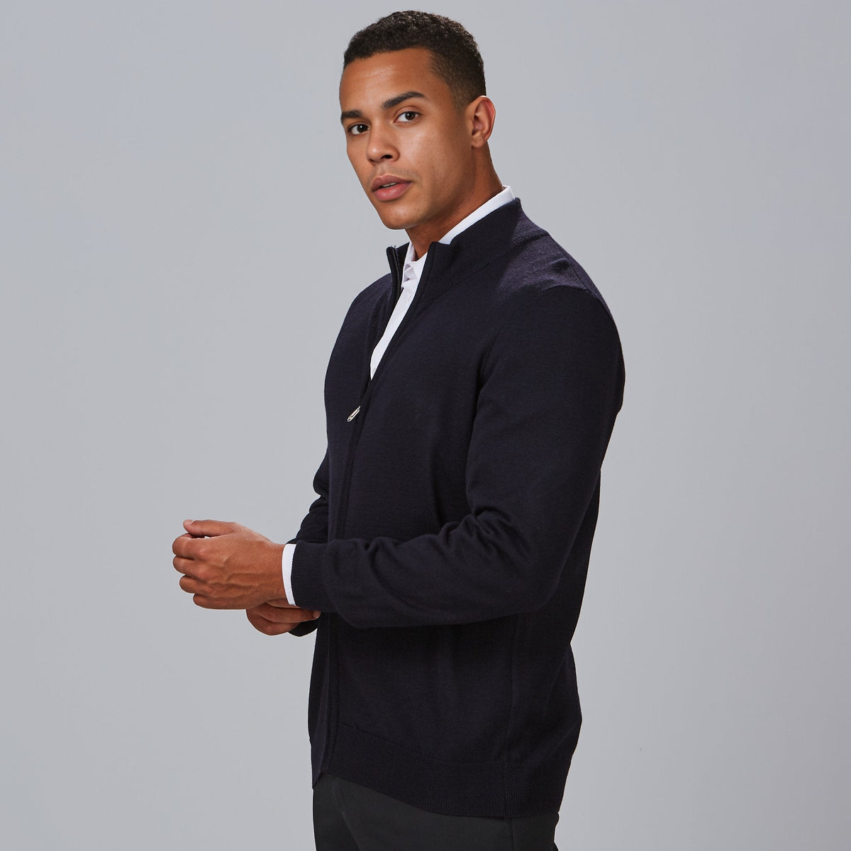 CARDIGAN HOMBRE PUNTO FINO CON CREMALLERA