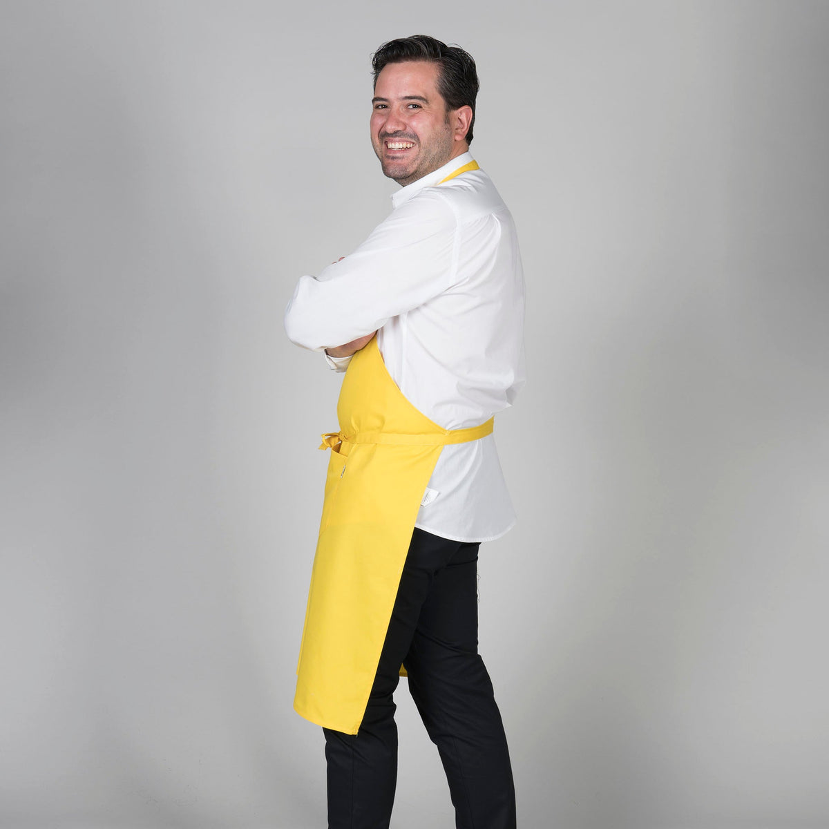 DELANTAL CON PETO Y BOLSILLO 90x75 CM SARGA - Gary's
