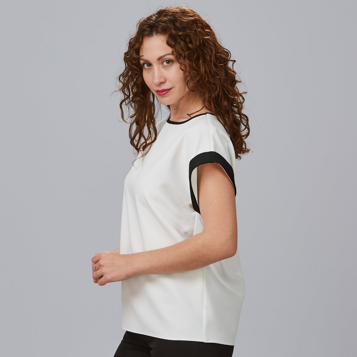 BLUSA MUJER MANGA CORTA VUELTA