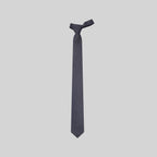 CORBATA CON NUDO DE PALA ESTRECHA