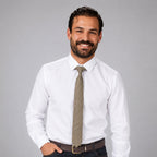CORBATA CON NUDO DE PALA ESTRECHA