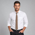CORBATA CON NUDO DE PALA ESTRECHA